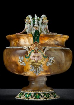 Coupe, ca. 1867, agate with gilded and enameled brass by Charles Duron (French, 1814–1872). Carnegie Museum of Art, Women’s Committee Acquisition Fund, Gift of Baroness Cassel Van Doorn, by exchange, and Ailsa Mellon Bruce Fund, 2008. Shown at the Exposition Universelle, Paris, 1867
Coupe, ca. 1867, agate with gilded and enameled brass by Charles Duron