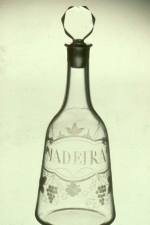 Clear blown glass and etched “Madeira” decanter with stopper, English, 1765-775, Winterthur Museum Clear blown glass and etched “Madeira” decanter with stopper