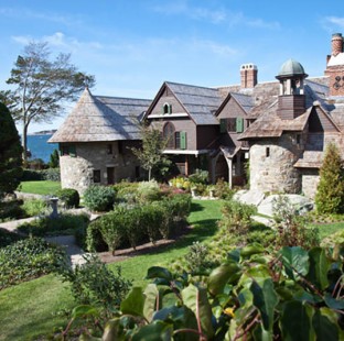 Beauport (1908-1934) in Gloucester, Massachusetts. Courtesy Historic New England; photograph by David Bohl.